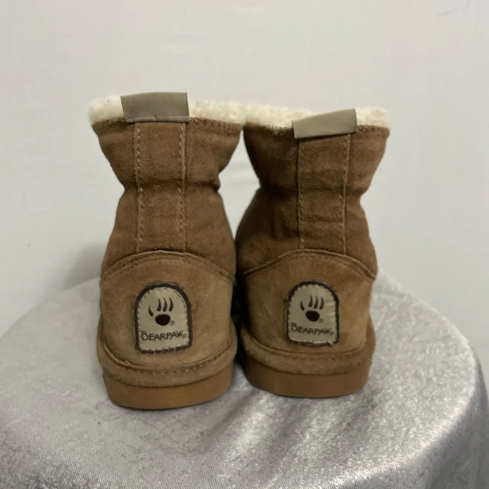 Bearpaw Tristen Chestnut Suede Shearling Boots – women’s Size 7 – (B22)✨